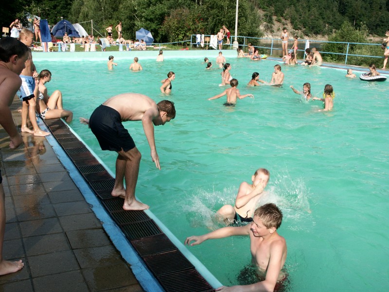 mb050728079.jpg